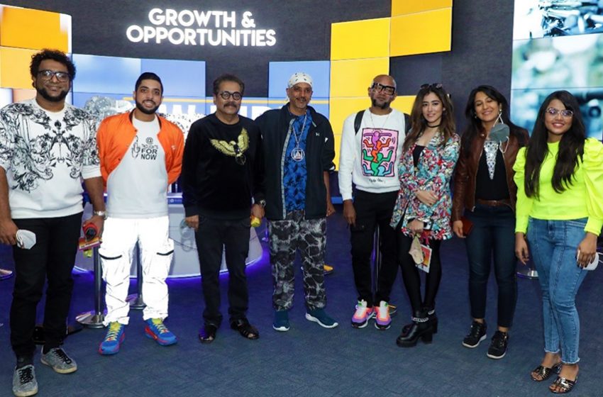  Celebrity Singers Visit India Pavilion