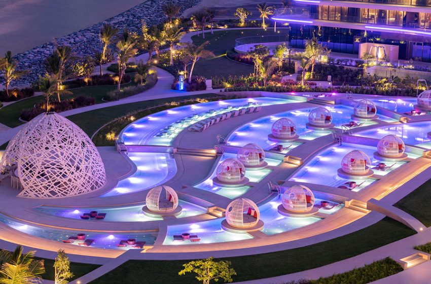  فندق دبليو دبي – النخلة يبدأ العام 2022 بعروض مذهلة في المطاعم والسبا