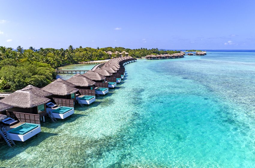  Make waves with a Valentine’s Day cruise at Sheraton Maldives Full Moon Resort & Spa