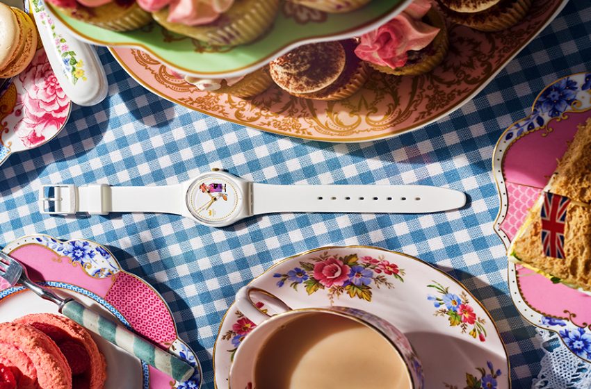  STAY ROYALLY ON TIME WITH SWATCH
