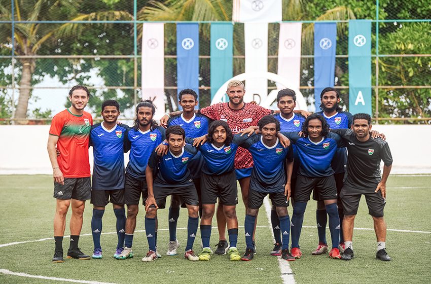  كانديما المالديف يستضيف نجمي كرة القدم الإيطاليين دافيد كالابريا (إيه سي ميلان) وباتريك كوتروني (نادي إمبولي / ولفرهامبتون واندررز ) للمشاركة في مخيم مخصص للاعبي كرة القدم المالديفييk الشباب تحت سن 19 عاما وتشجيعهم على تحقيق أحلامهم في أجواء 19 uber-kool