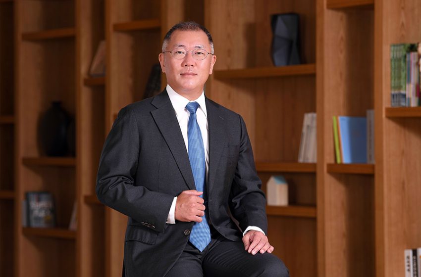  Hyundai Motor Group Executive Chair Euisun Chung Named MotorTrend Person of the Year, Topping Its 2023 Power List