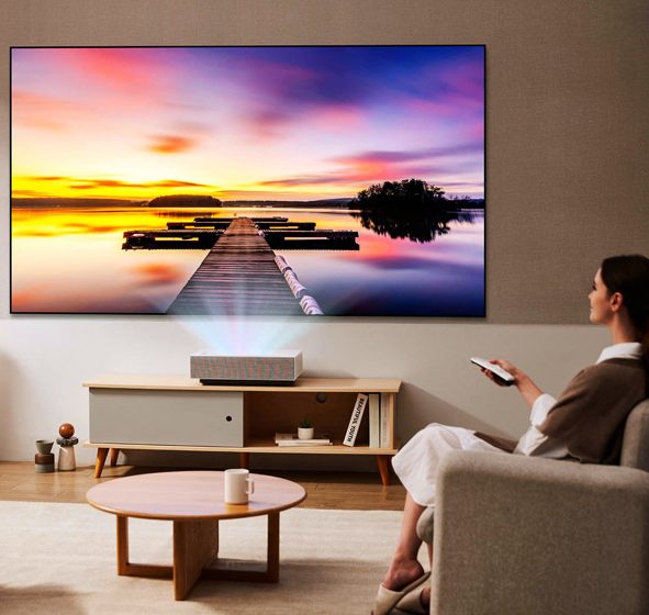  LG UNVEILS REVOLUTIONARY CINEBEAM PROJECTORS FOR ULTIMATE HOME ENTERTAINMENT EXPERIENCE