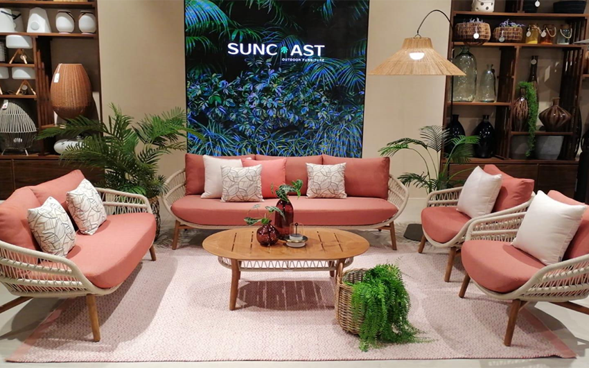  Peach Perfection: Suncoast’s Outdoor Furniture & Accessories in Pantone’s Color of the Year