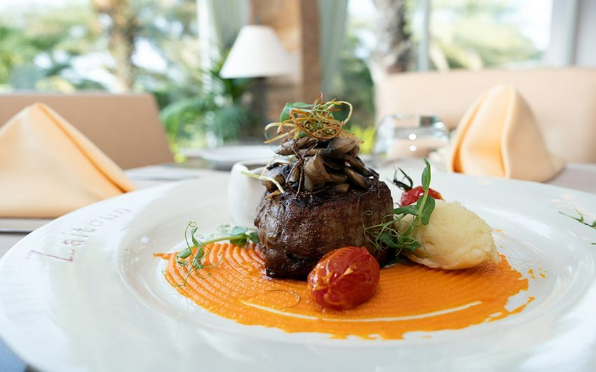  Savor the Finest Flavors.. Luxurious Dining Awaits at Danat Jebel Dhanna Resort