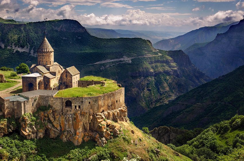  Discover Armenia.. The New Hotspot for Adventure TourismHiking, Paragliding, Skiing, and Off-Roading in One of the World’s Best-Kept Secrets