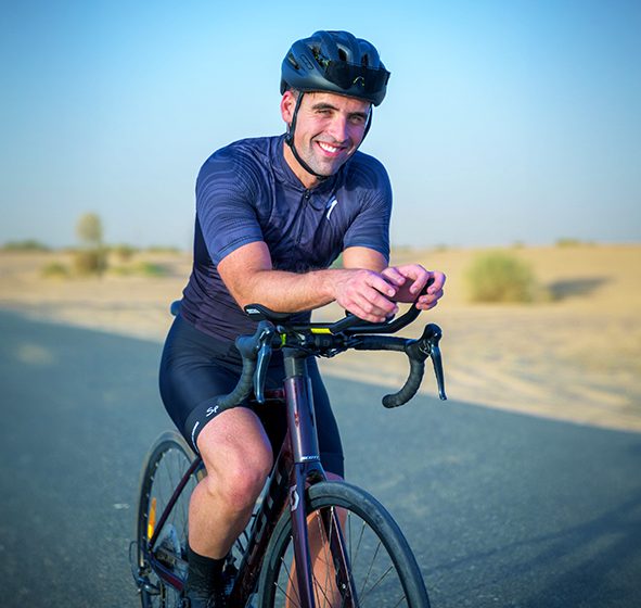  برايان فلاناغان من شركة NOVVI Properties يدعم تعليم الأيتام من خلال تحدي IronMan 70.3