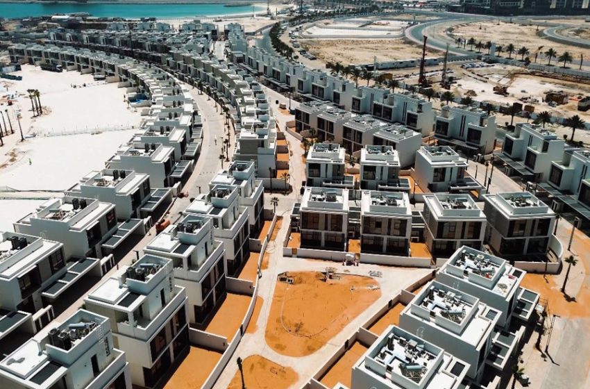 مشروع ” دانه بيي ” يبدأ المرحلة الأولى من تسليم الفلل في جزيرة المرجان برأس الخيمة