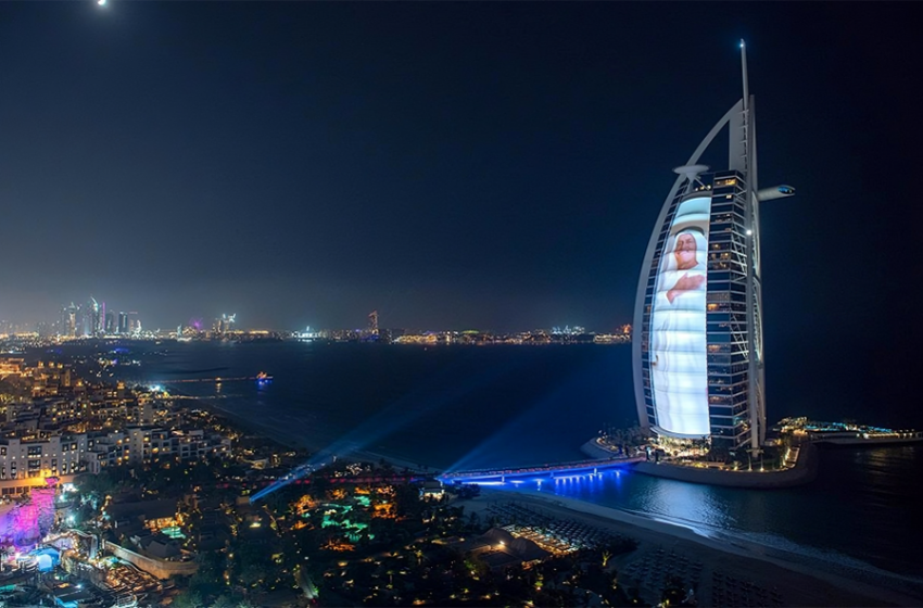  JUMEIRAH PUBLICALLY THANKS COLLEAGUES WITH TRIBUTE ON JUMEIRAH BURJ AL ARAB