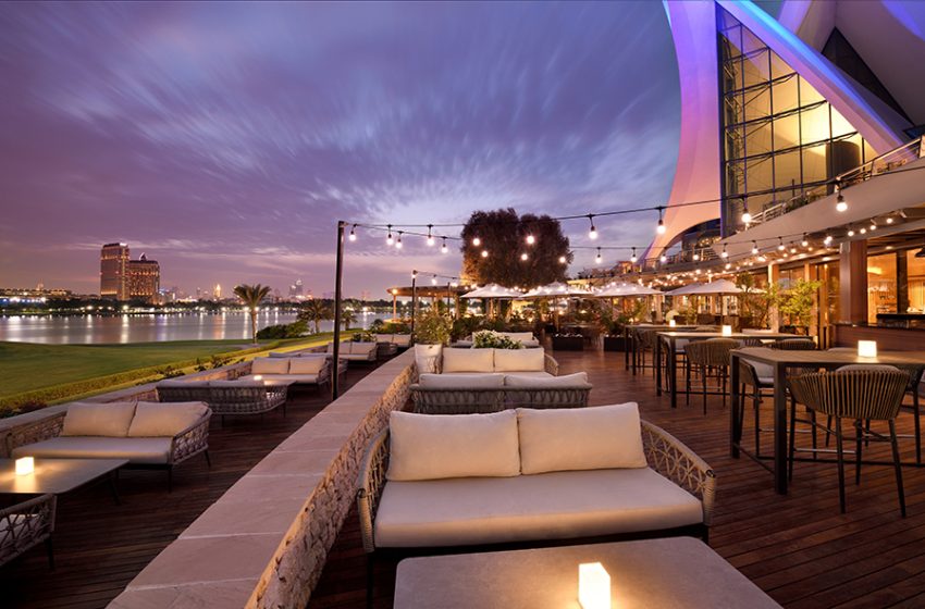  Savour the Ultimate Sunday Roast at Lakeview